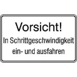 Hinweisschild für Tankanlagen und Garagen Vorsicht! In Schrittgeschwindigkeit ein- und ausfahren
