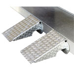 Mottez Bordsteinrampe Stahlblech mit Antirutsch-Riffelblechoberfläche, max. Belastung 1000 kg