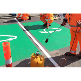 PREMARK thermoplastische Bodenmarkierung STOP Schriftzug, zur Kennzeichnung von Verkehrswegen